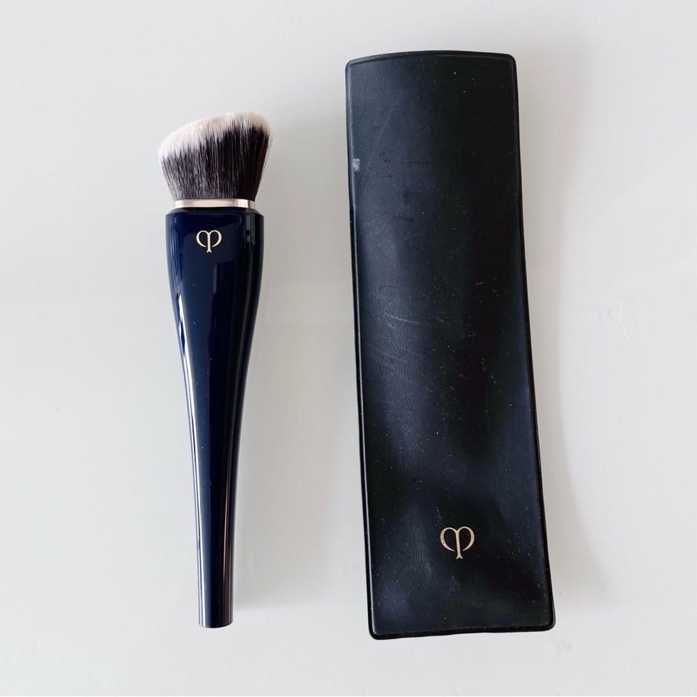 Cle de Peau High Coverage Foundation Brush